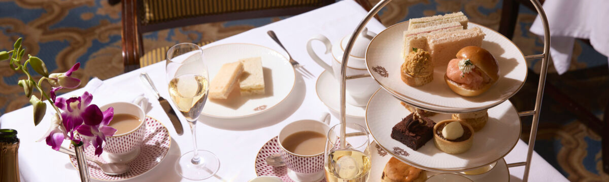 Afternoon Tea an Bord von Cunard, britische Tradition auf hoher See